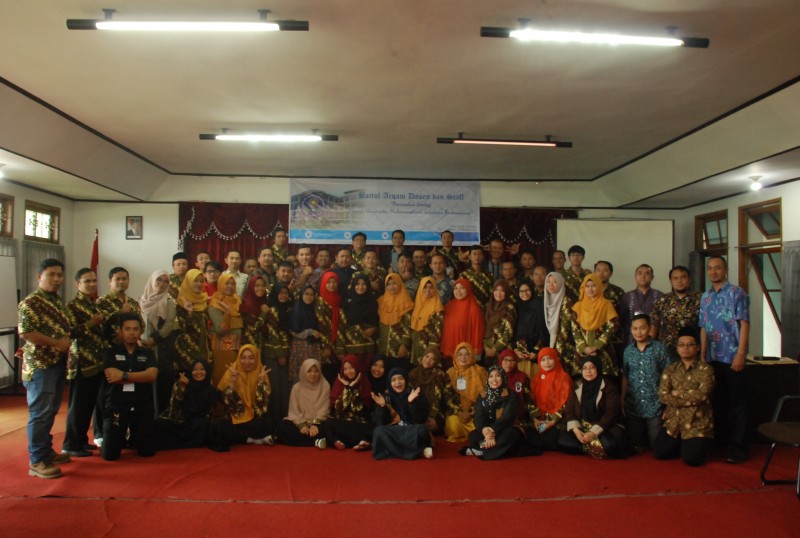 Baitul Arqam Dosen dan Staff 2018 dengan tema "Pencerahan Ideologi Menuju Universitas Muhammadiyah S