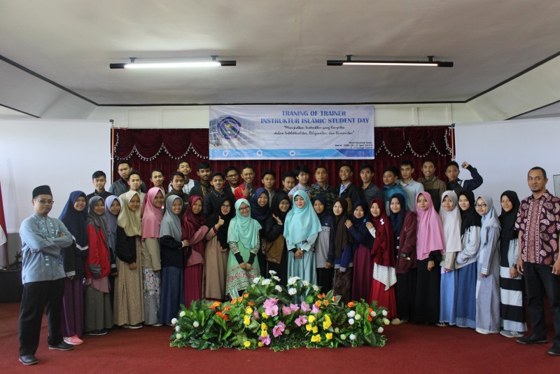 Traning of Trainer Instruktur Islamic Student Day (BTQ)