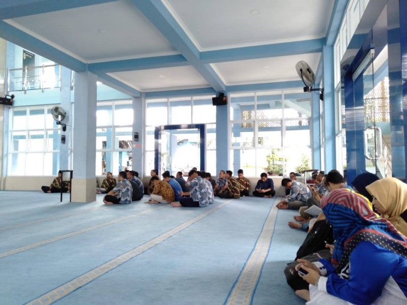 Pengajian Rabu Dosen dan Karyawan UMMI