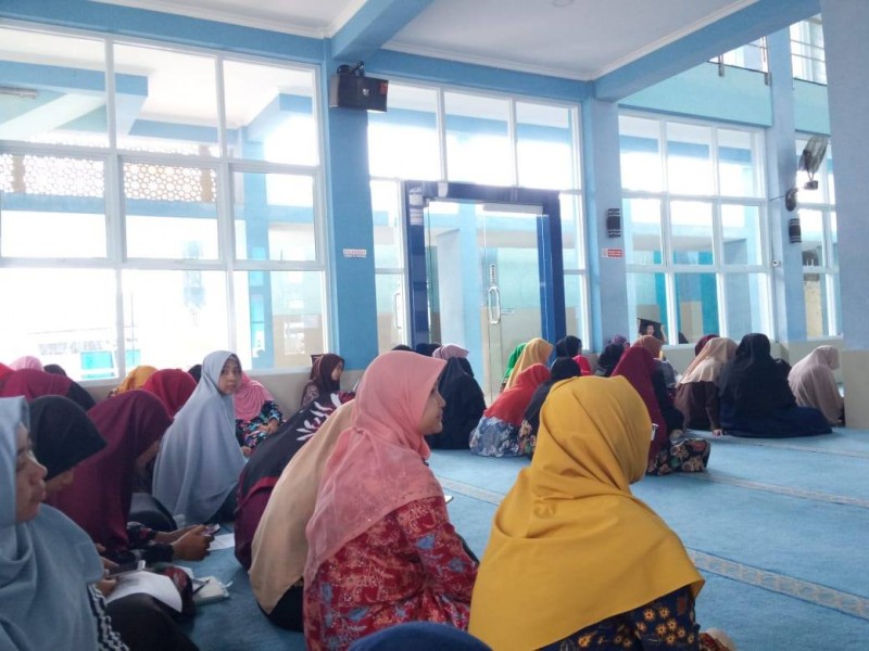 Pengajian Rabu Dosen dan Karyawan UMMI